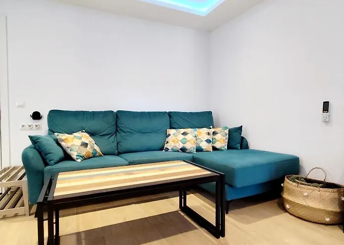 Real 8 Luxury Free Wifi Апартаменты